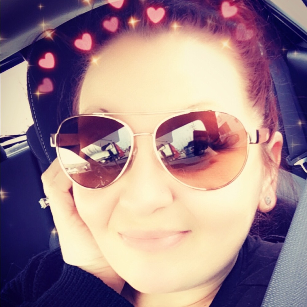 Meet your Posher, Nicole